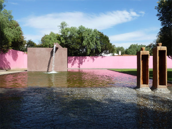 The poetic architecture of Luis Barrag&aacute;n and Lina Bo Bardi