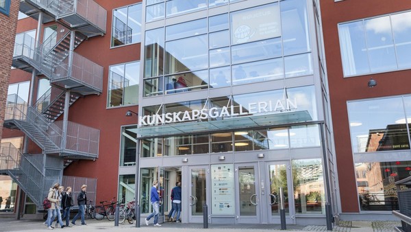 Kunskapsgallerian M7 is something new in the education area. The building is situated in Nacka, south of Stockholm in Sweden. photo: Johan Jeppsson