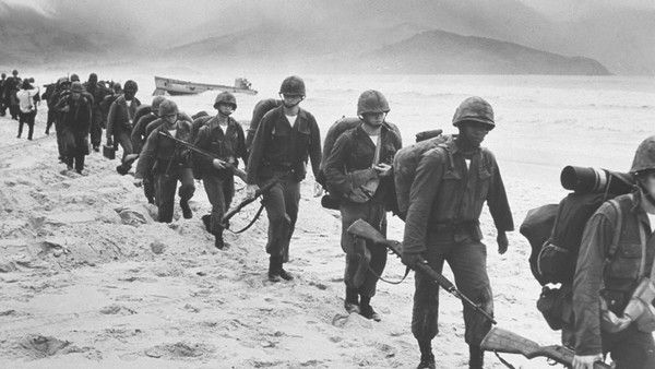US Marines landing in Da Nang. (Photo by Larry Burrows/The LIFE Picture Collection/Getty Images)