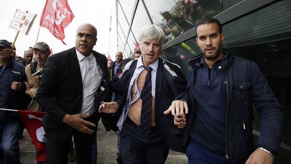Director of Air France in Orly Pierre Plissonnier was also attacked by several hundred employees who invaded its offices