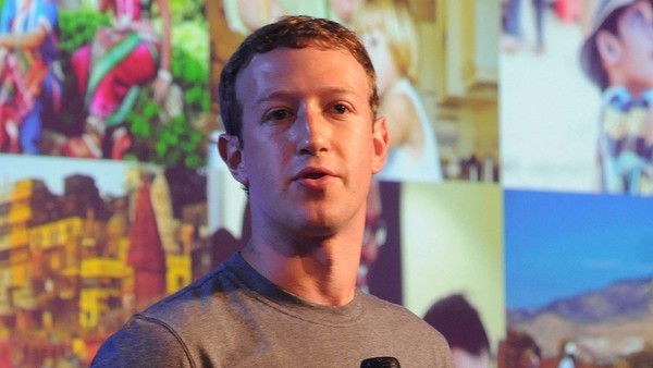 Facebook CEO Mark Zuckerberg addressing at a New Delhi summit of internet.org...epa04438278 Facebook CEO Mark Zuckerberg addressing a New Delhi summit of internet.org, a project to make internet access affordable across the world in New Delhi, India 09 October 2014. Facebook will support the development of local-language apps and ones that help farmers and migrant workers in developing countries, the social networking site's founder and CEO Mark Zuckerberg said. There were 77.8 million internet users in India in 2013 with a penetration of just 13.7 per cent of the population, according to research firm eMarketer. EPA/STR