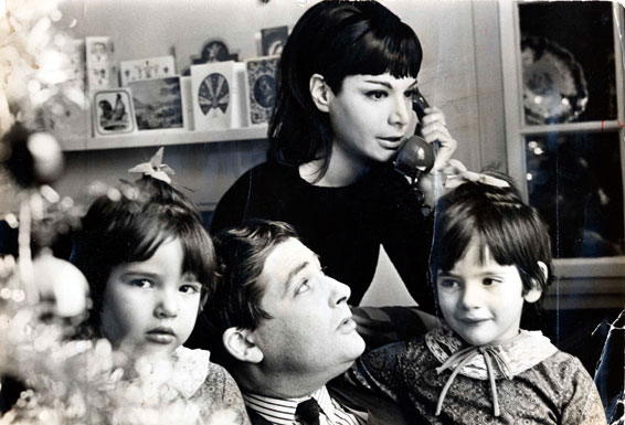 Nigella Lawson (right) aged six with parents Nigel and Vanessa Lawson and sister Thomasina, four, in 1965