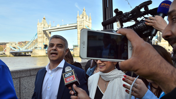 London Mayor election...Labour mayoral candidate Sadiq Khan and his wife Saadiya arrive at City Hall in London as counting continues on votes for the Mayor of London and the London Assembly elections. PRESS ASSOCIATION Photo. Picture date: Friday May 6, 2016. See PA story POLITICS Elections. Photo credit should read: Dominic Lipinski/PA Wire